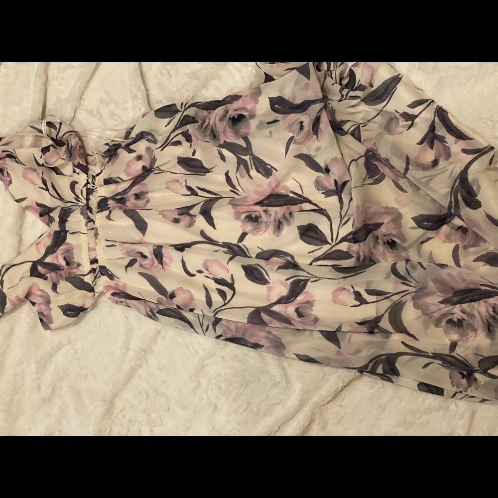 Dress - Picture 2 of 3